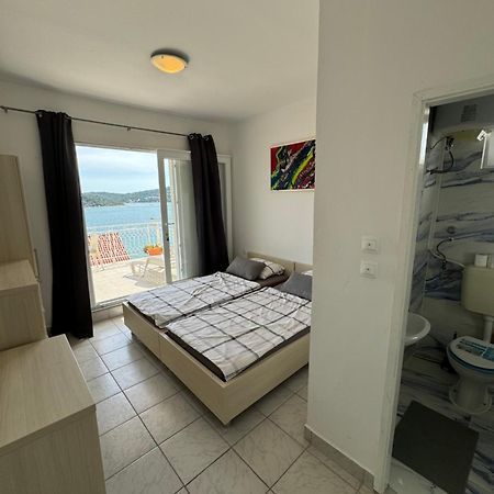 Marina Apartmani Tisno Murter エクステリア 写真