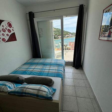 Marina Apartmani Tisno Murter エクステリア 写真