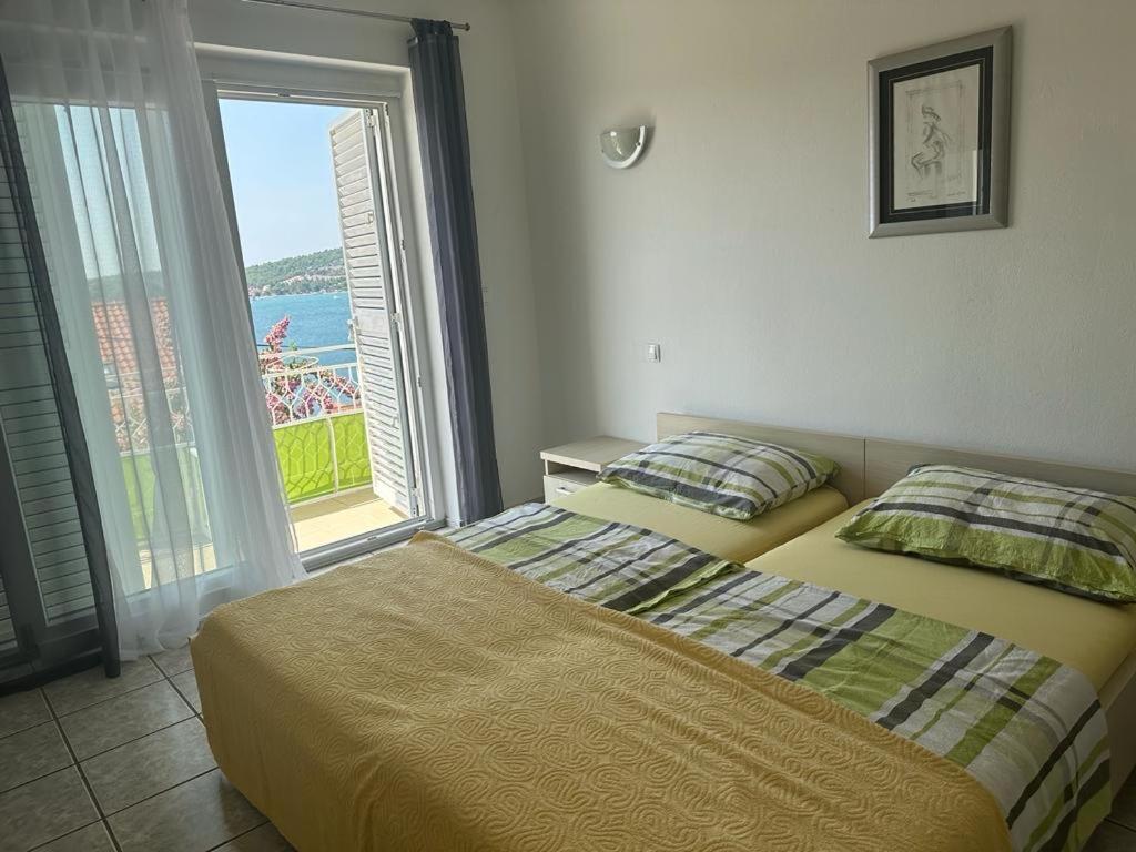 Marina Apartmani Tisno Murter エクステリア 写真