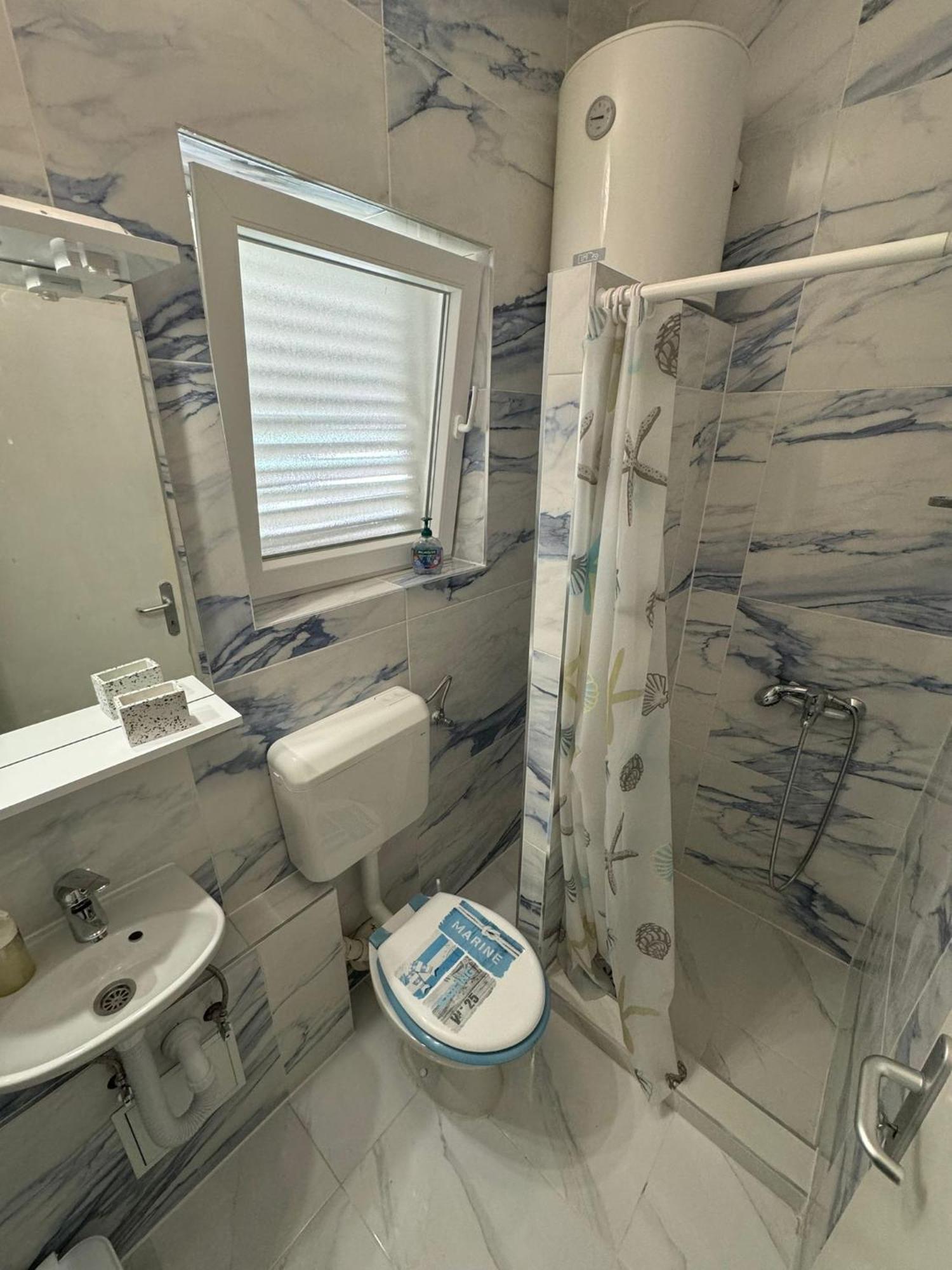 Marina Apartmani Tisno Murter エクステリア 写真