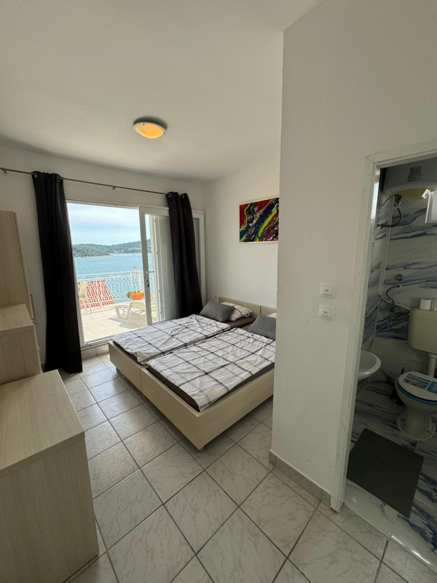 Marina Apartmani Tisno Murter エクステリア 写真