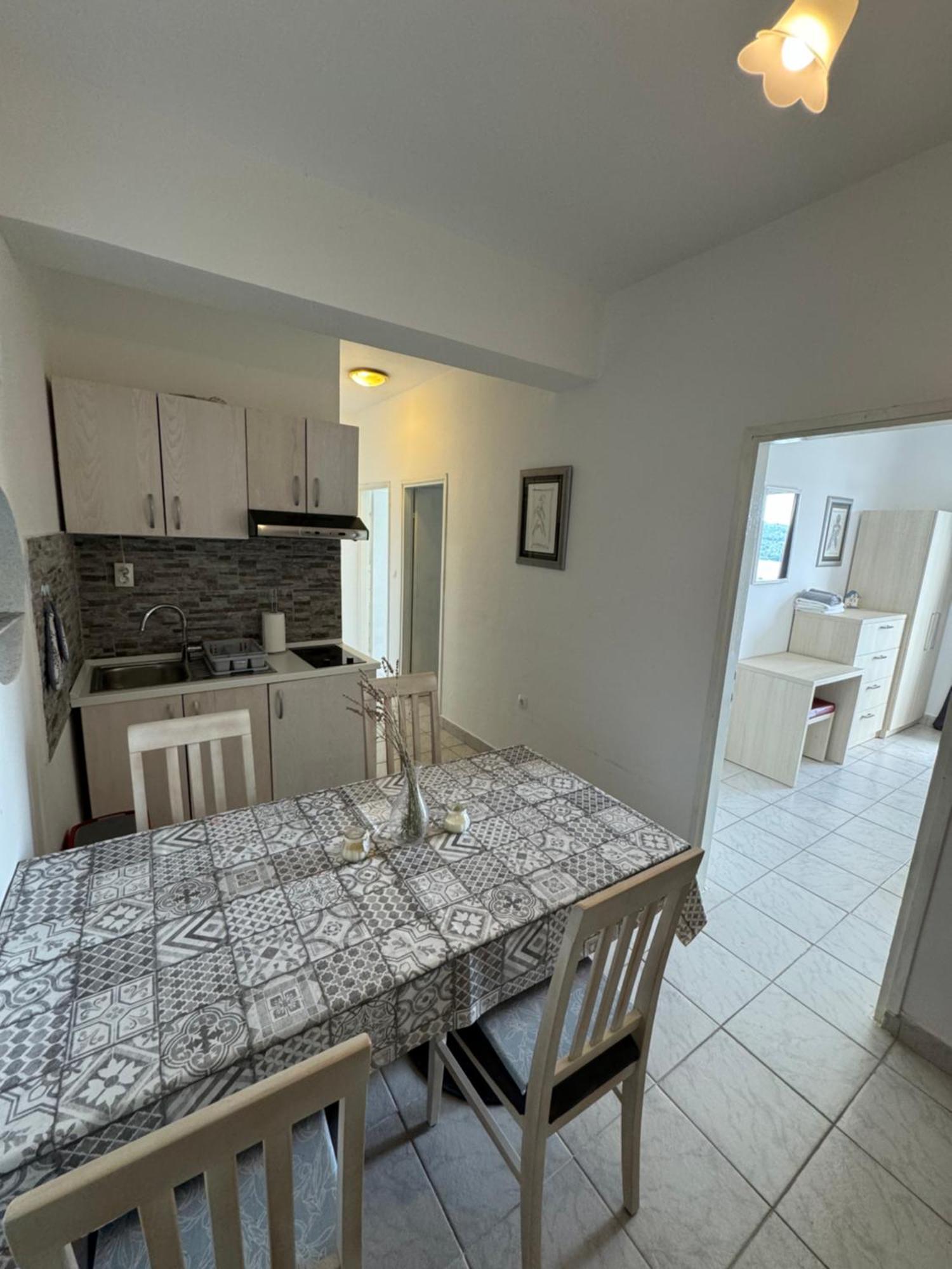 Marina Apartmani Tisno Murter エクステリア 写真