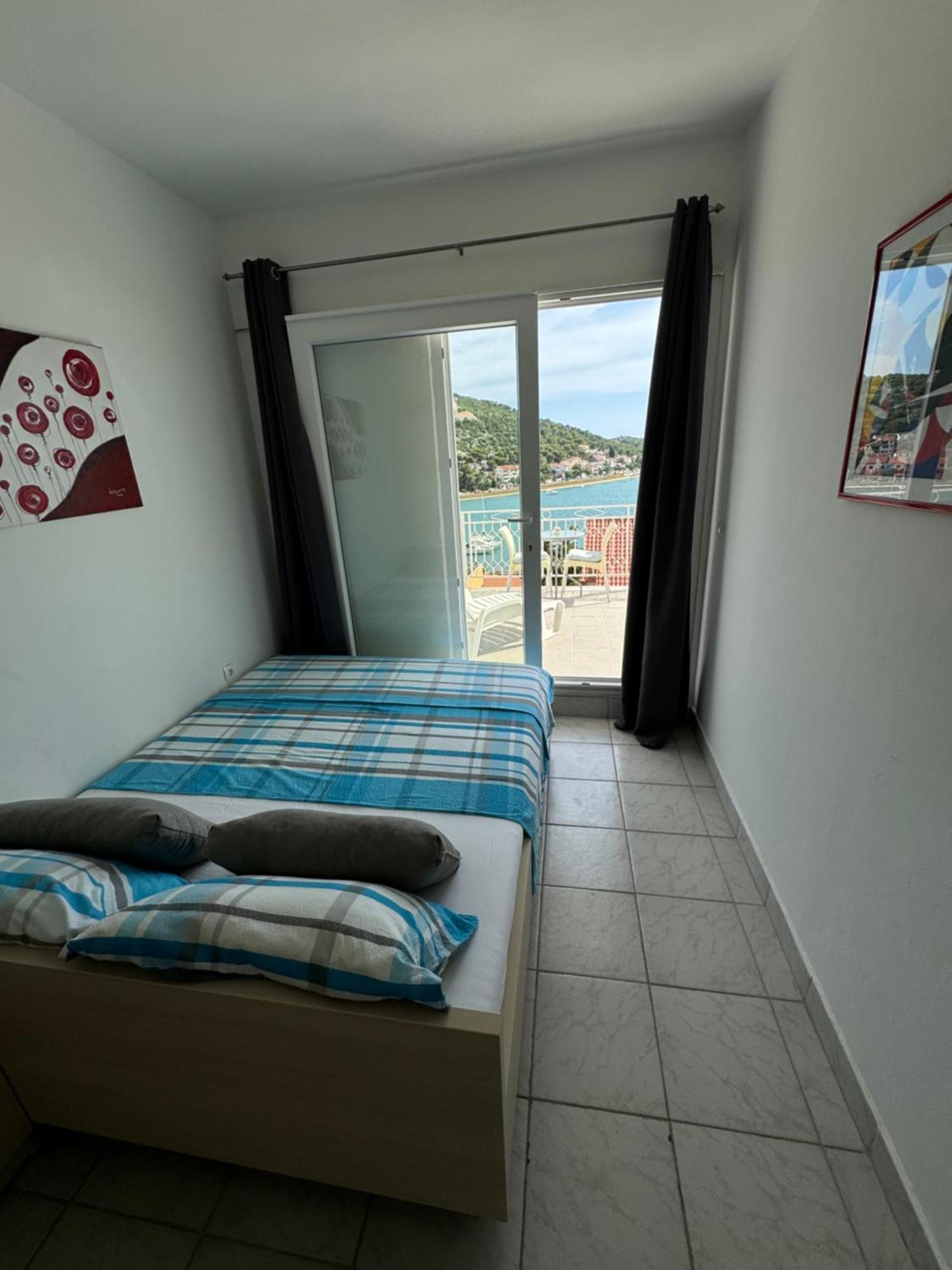 Marina Apartmani Tisno Murter エクステリア 写真